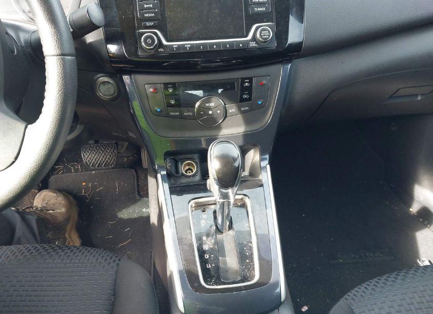 Photo 18 of 2018 Nissan Sentra SR (VIN 3N1AB7AP3JY326162)