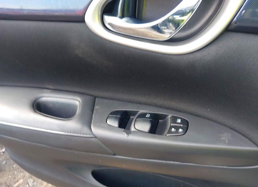 Photo 19 of 2018 Nissan Sentra SR (VIN 3N1AB7AP3JY326162)