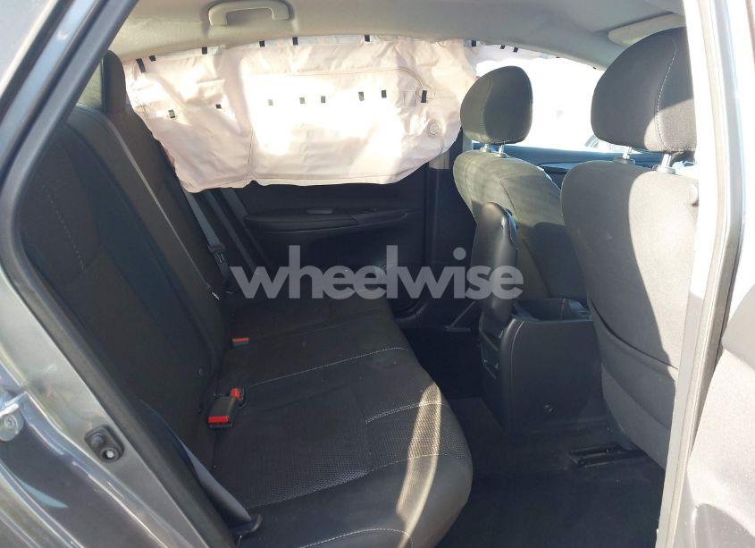 Photo 8 of 2018 Nissan Sentra S (VIN 3N1AB7AP3JY330616)