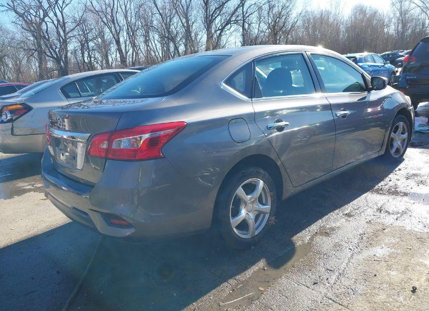 Photo 4 of 2018 Nissan Sentra S (VIN 3N1AB7AP3JY333872)