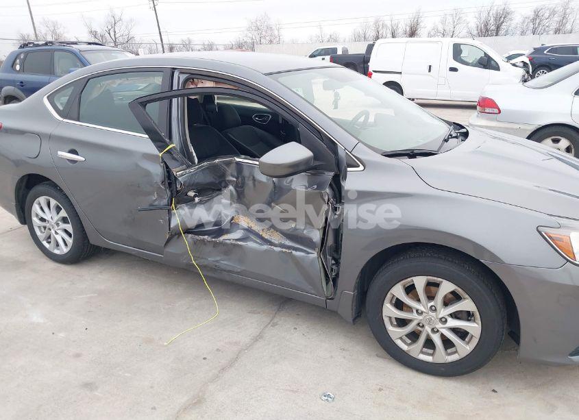 Photo 6 of 2019 Nissan Sentra SV (VIN 3N1AB7AP3KL603570)