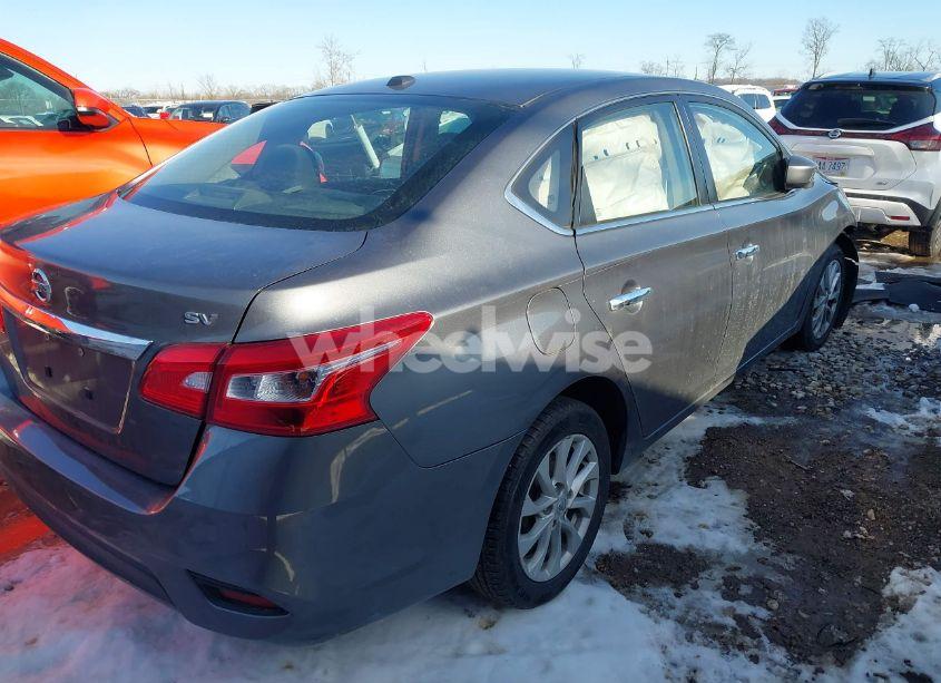 Photo 4 of 2019 Nissan Sentra SV (VIN 3N1AB7AP3KL610129)