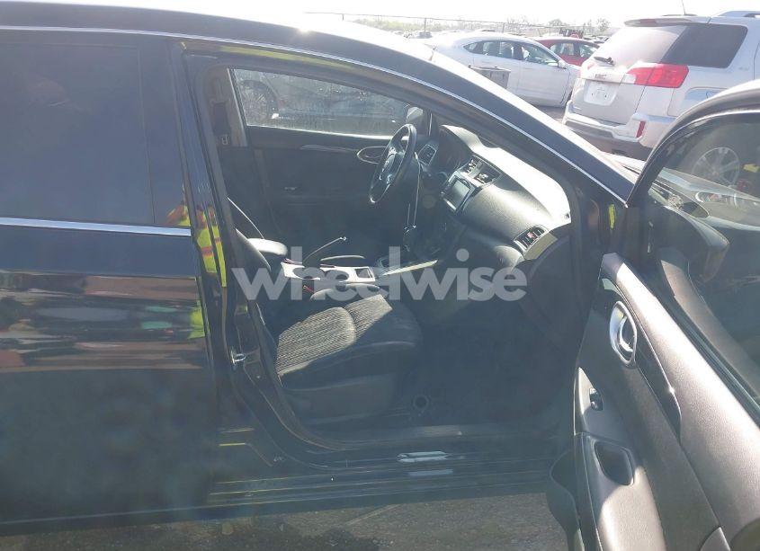 Photo 5 of 2019 Nissan Sentra SV (VIN 3N1AB7AP3KY218433)