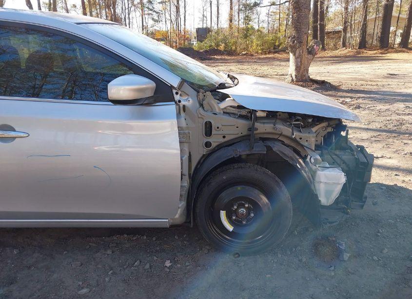 Photo 18 of 2019 Nissan Sentra SV (VIN 3N1AB7AP3KY219470)