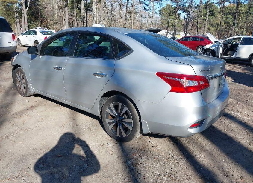 Photo 3 of 2019 Nissan Sentra SV (VIN 3N1AB7AP3KY219470)