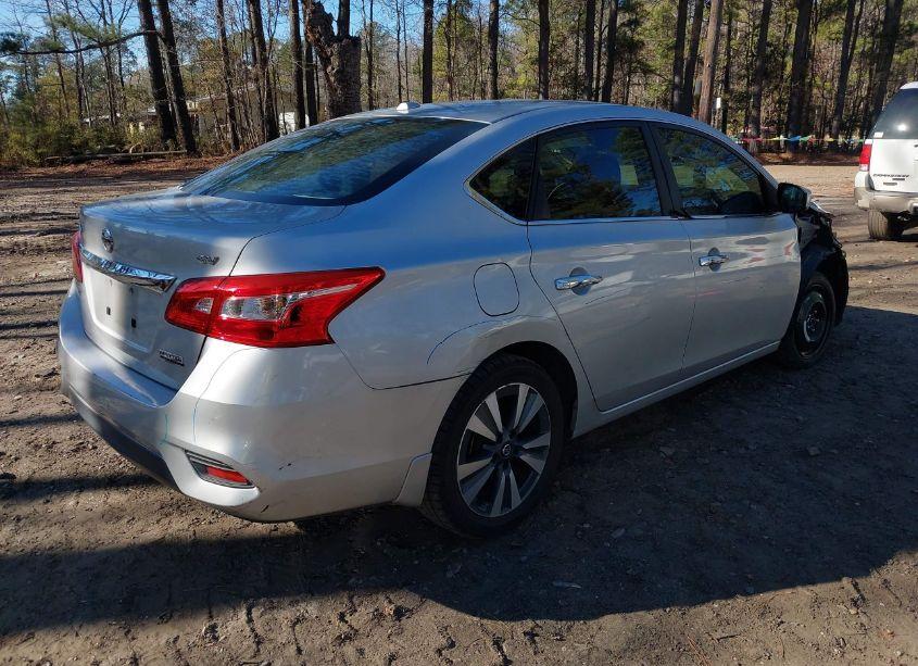 Photo 4 of 2019 Nissan Sentra SV (VIN 3N1AB7AP3KY219470)