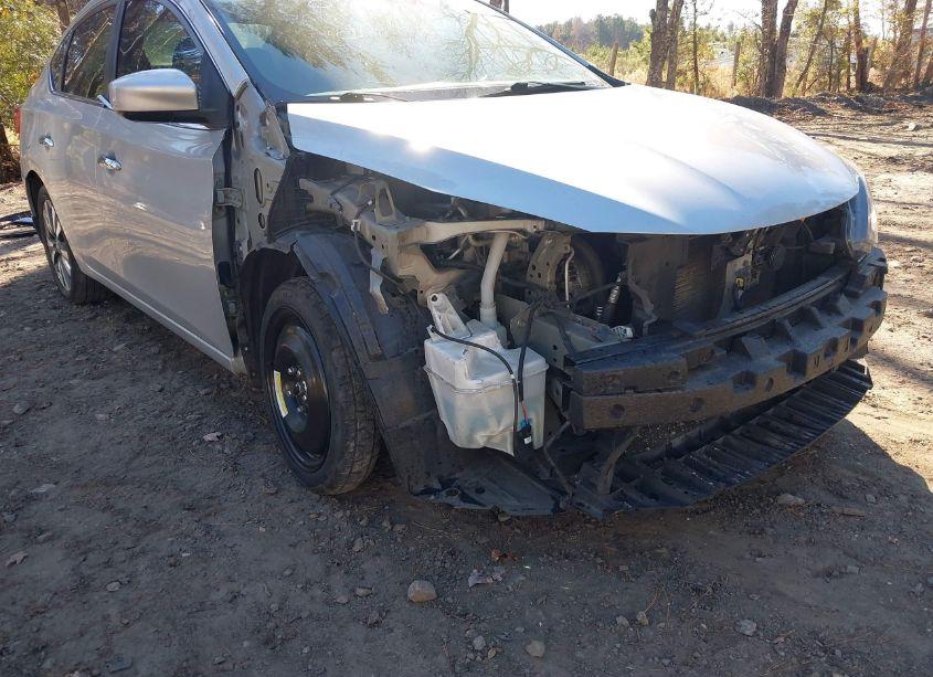 Photo 6 of 2019 Nissan Sentra SV (VIN 3N1AB7AP3KY219470)