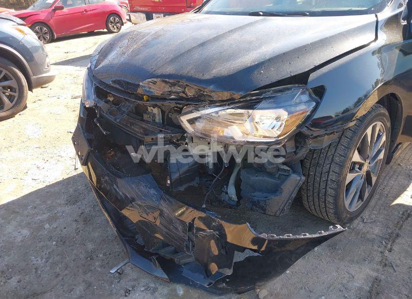 Photo 6 of 2019 Nissan Sentra SR (VIN 3N1AB7AP3KY221896)