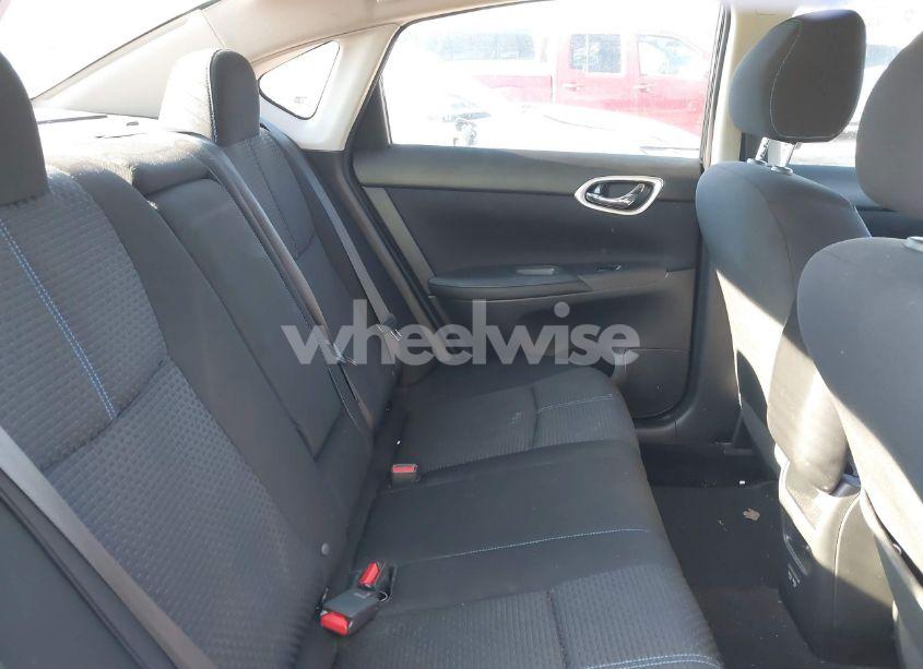 Photo 8 of 2019 Nissan Sentra SR (VIN 3N1AB7AP3KY221896)