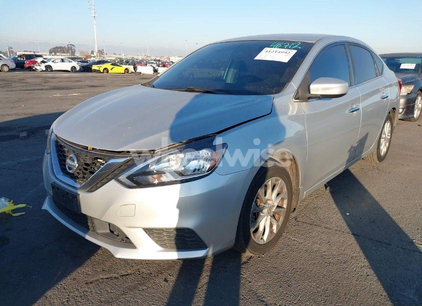 Photo 2 of 2019 Nissan Sentra SV (VIN 3N1AB7AP3KY222787)