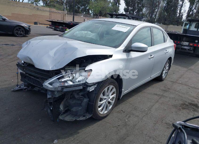 Photo 2 of 2019 Nissan Sentra SV (VIN 3N1AB7AP3KY229948)