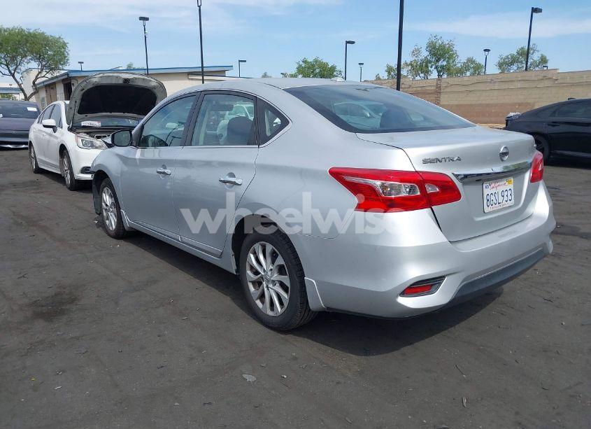 Photo 3 of 2019 Nissan Sentra SV (VIN 3N1AB7AP3KY229948)