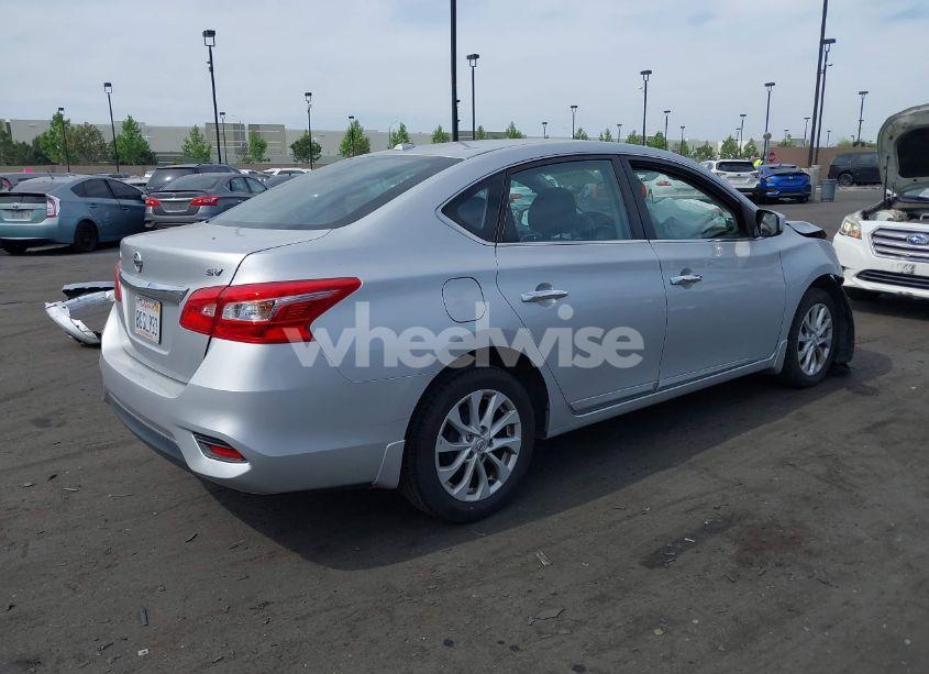 Photo 4 of 2019 Nissan Sentra SV (VIN 3N1AB7AP3KY229948)