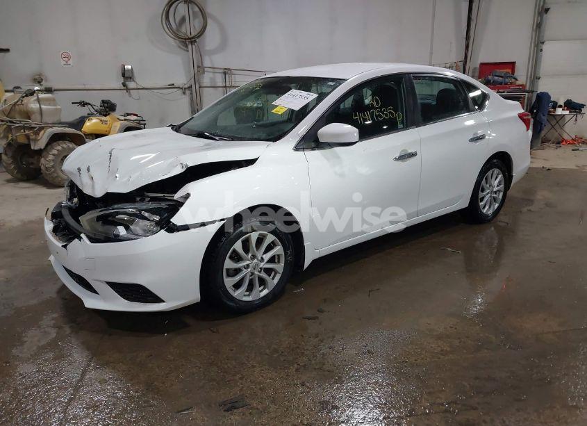 Photo 2 of 2019 Nissan Sentra SV (VIN 3N1AB7AP3KY234082)