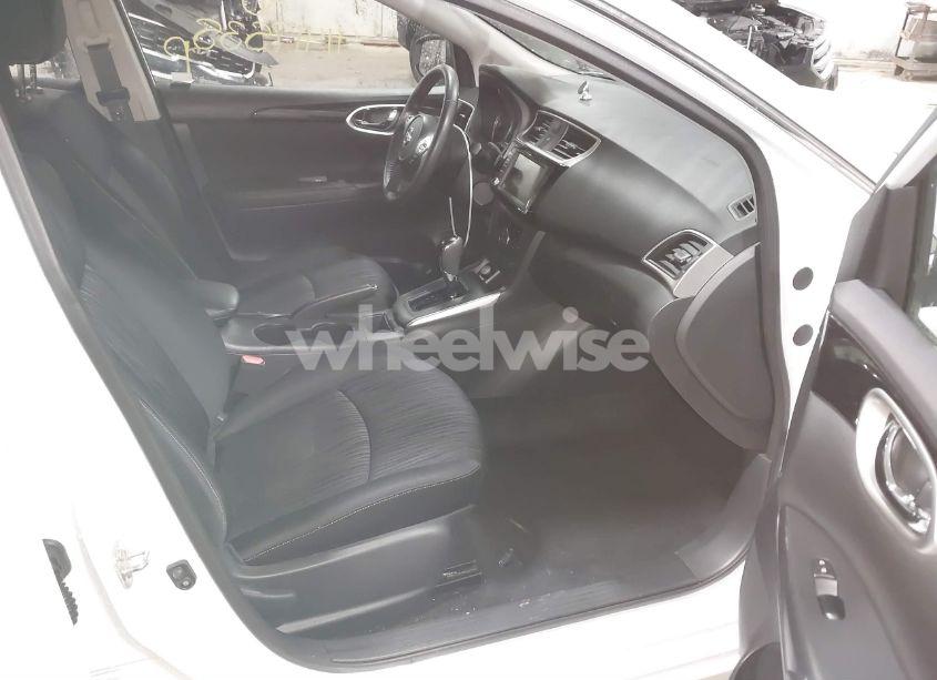 Photo 5 of 2019 Nissan Sentra SV (VIN 3N1AB7AP3KY234082)