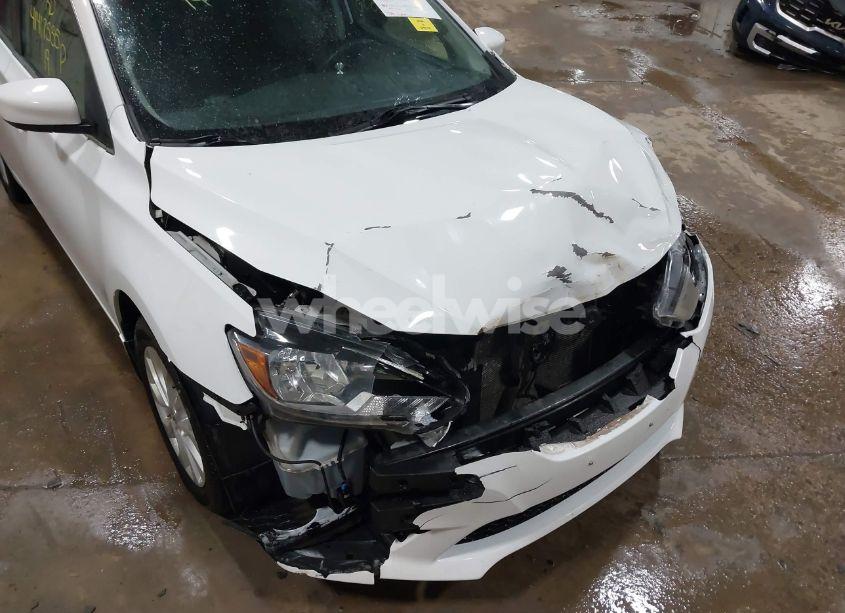 Photo 6 of 2019 Nissan Sentra SV (VIN 3N1AB7AP3KY234082)