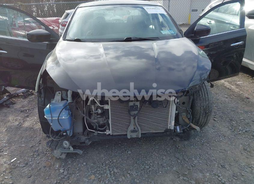 Photo 6 of 2019 Nissan Sentra SV (VIN 3N1AB7AP3KY254705)