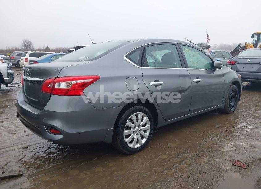 Photo 4 of 2019 Nissan Sentra S (VIN 3N1AB7AP3KY278129)
