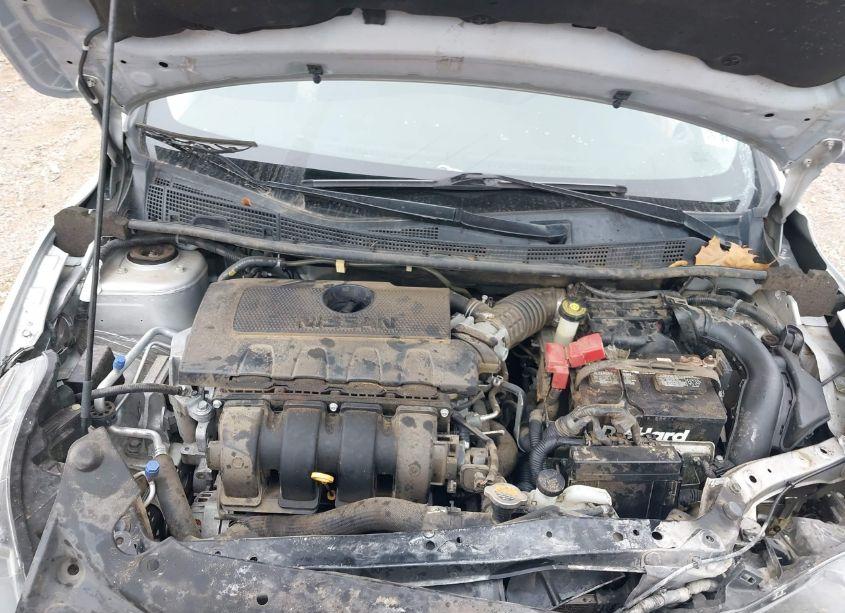 Photo 10 of 2019 Nissan Sentra S (VIN 3N1AB7AP3KY301165)