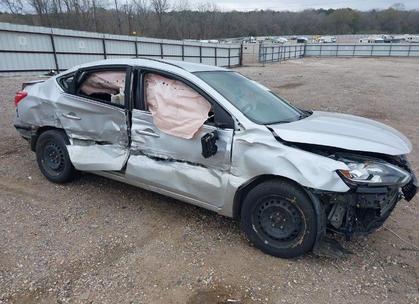 Photo 12 of 2019 Nissan Sentra S (VIN 3N1AB7AP3KY301165)