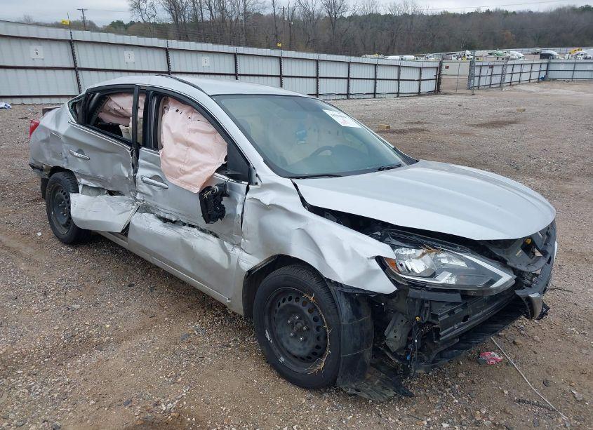 Photo 6 of 2019 Nissan Sentra S (VIN 3N1AB7AP3KY301165)