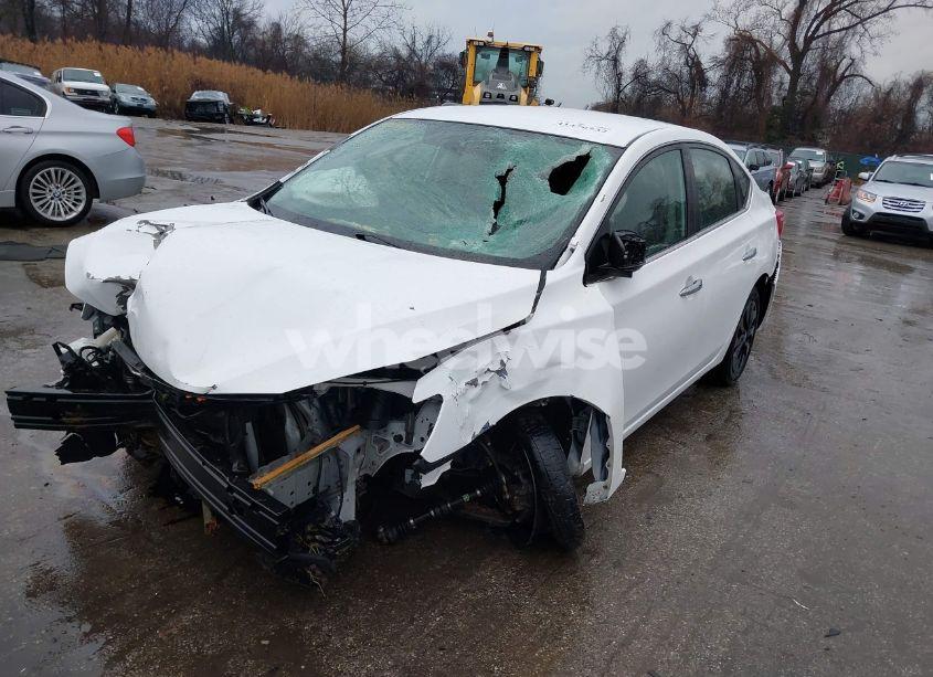 Photo 2 of 2019 Nissan Sentra SV (VIN 3N1AB7AP3KY309573)