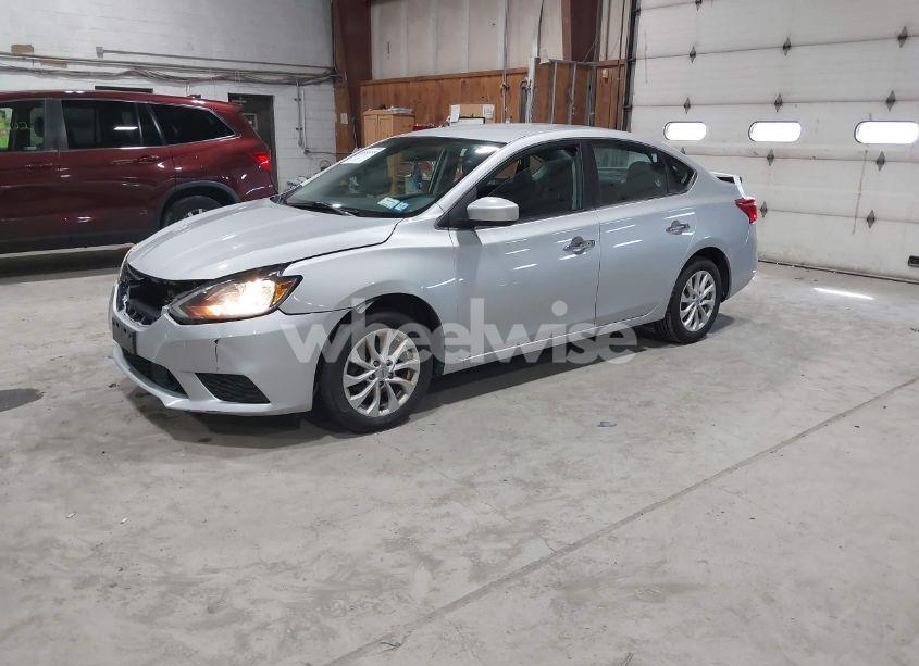 Photo 2 of 2019 Nissan Sentra SV (VIN 3N1AB7AP3KY310173)