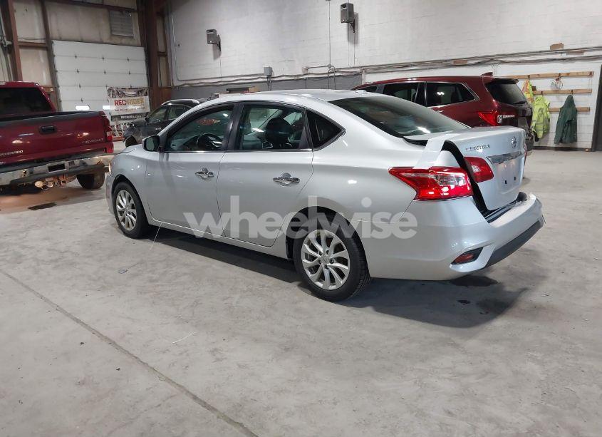 Photo 3 of 2019 Nissan Sentra SV (VIN 3N1AB7AP3KY310173)