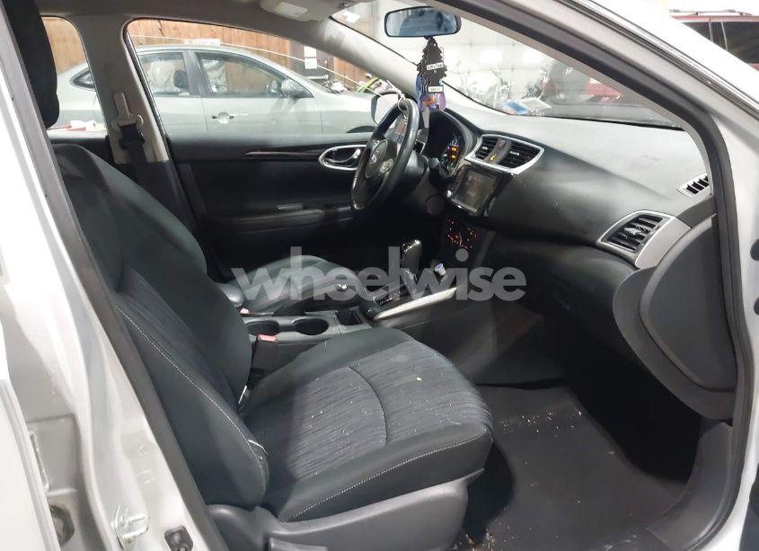 Photo 5 of 2019 Nissan Sentra SV (VIN 3N1AB7AP3KY310173)