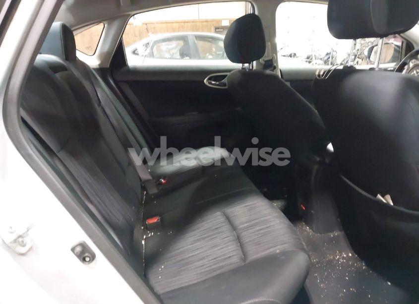 Photo 8 of 2019 Nissan Sentra SV (VIN 3N1AB7AP3KY310173)