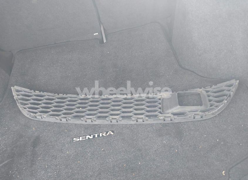 Photo 12 of 2019 Nissan Sentra SR (VIN 3N1AB7AP3KY310870)