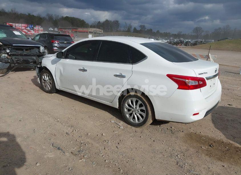 Photo 3 of 2019 Nissan Sentra SV (VIN 3N1AB7AP3KY311095)