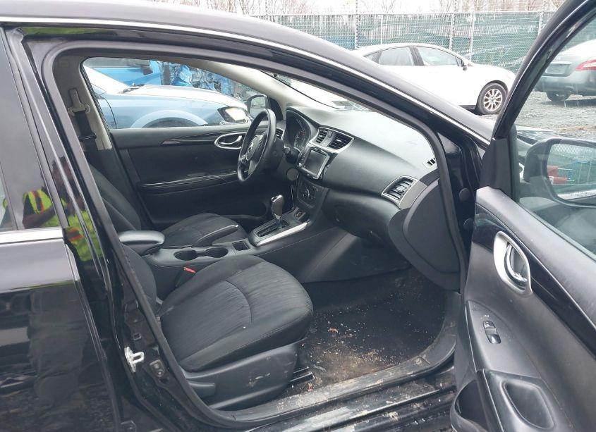 Photo 5 of 2019 Nissan Sentra SV (VIN 3N1AB7AP3KY366551)