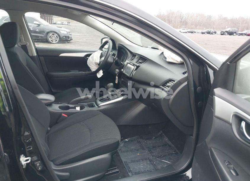 Photo 5 of 2019 Nissan Sentra S (VIN 3N1AB7AP3KY373371)