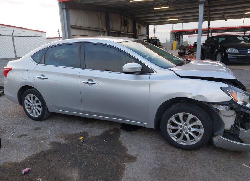 Photo 13 of 2019 Nissan Sentra SV (VIN 3N1AB7AP3KY401783)