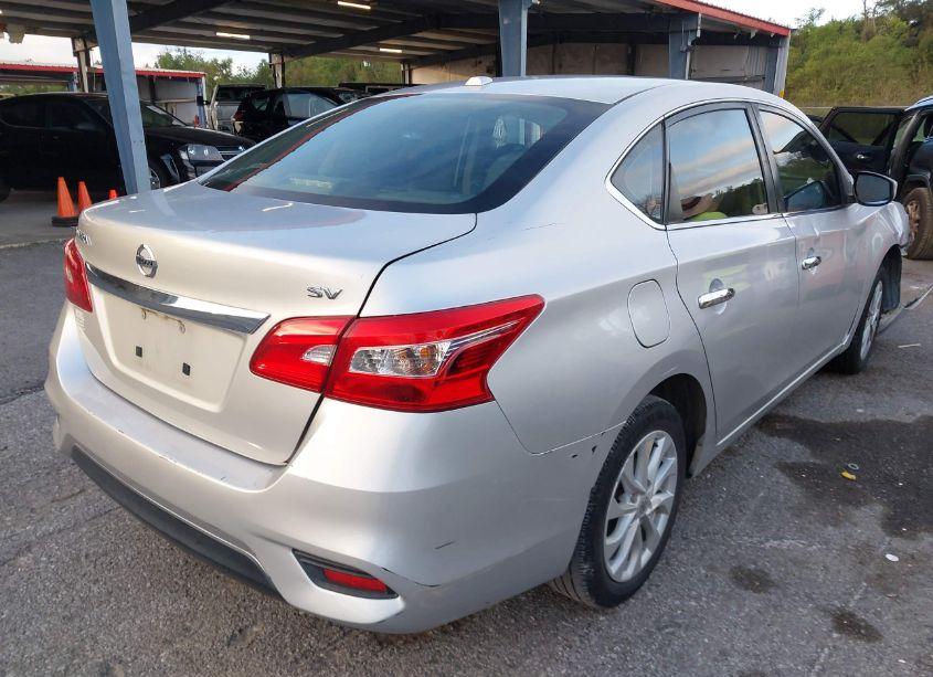 Photo 4 of 2019 Nissan Sentra SV (VIN 3N1AB7AP3KY401783)