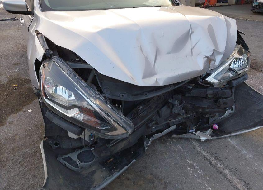 Photo 6 of 2019 Nissan Sentra SV (VIN 3N1AB7AP3KY401783)