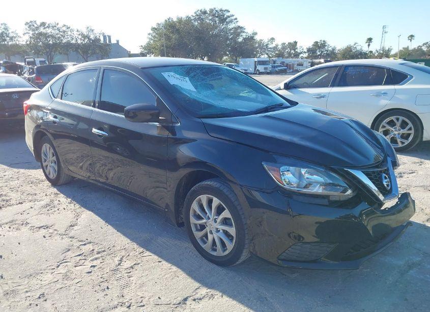 2019 Nissan Sentra SV (VIN 3N1AB7AP3KY417000) main photo