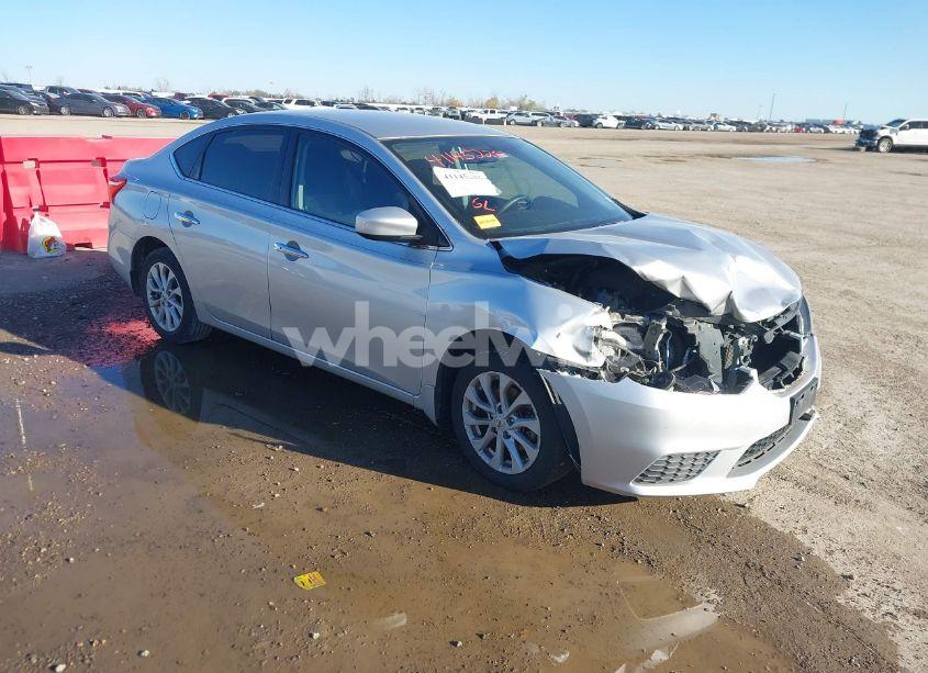 2019 Nissan Sentra SV (VIN 3N1AB7AP3KY424268) main photo