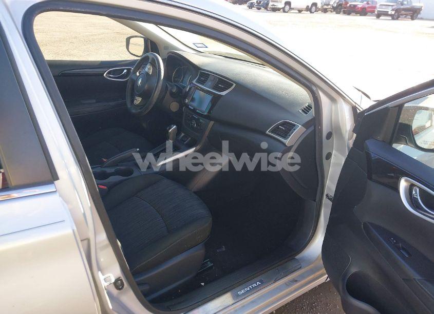 Photo 5 of 2019 Nissan Sentra SV (VIN 3N1AB7AP3KY424268)