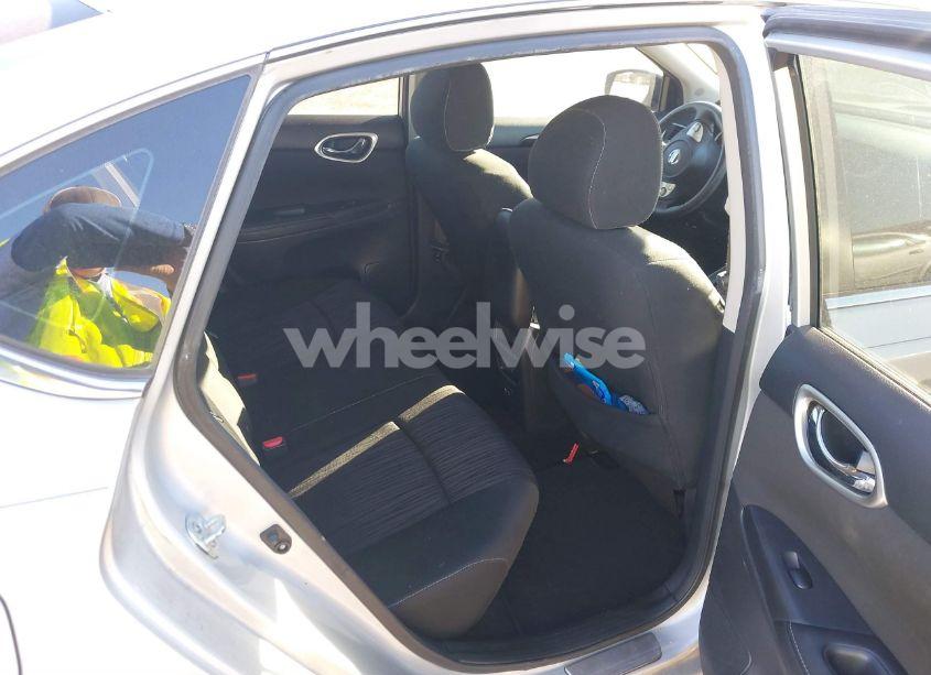 Photo 8 of 2019 Nissan Sentra SV (VIN 3N1AB7AP3KY424268)