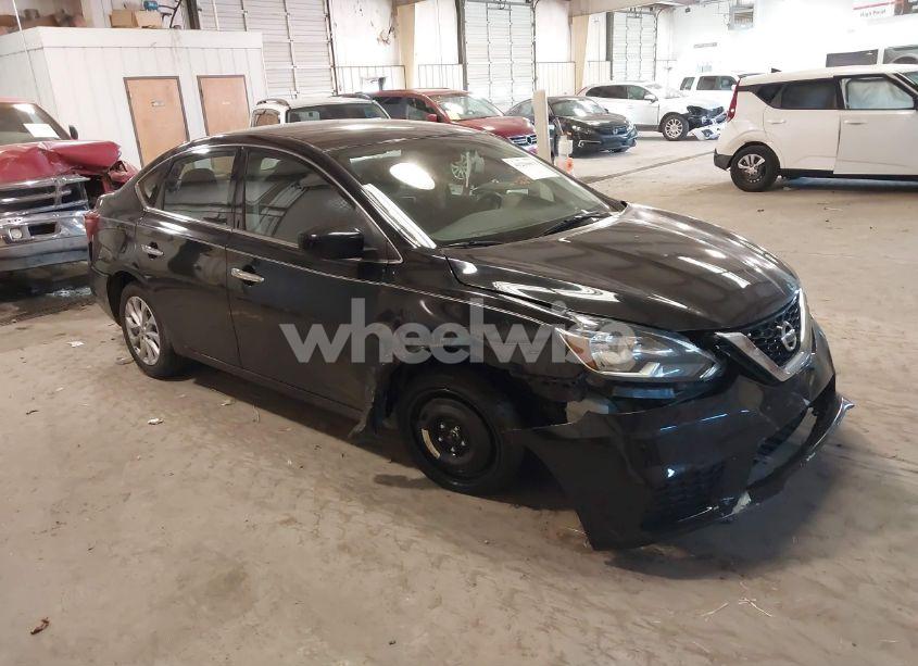 2019 Nissan Sentra SV (VIN 3N1AB7AP3KY450661) main photo