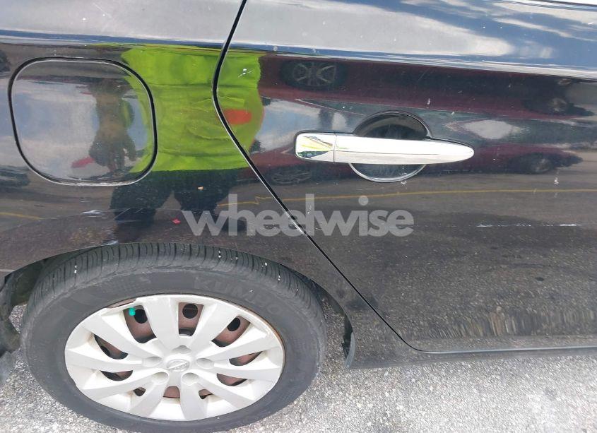 Photo 13 of 2015 Nissan Sentra SV (VIN 3N1AB7AP4FY287122)