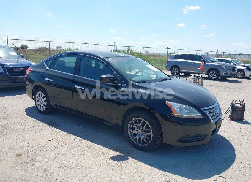 2015 Nissan Sentra S (VIN 3N1AB7AP4FY323231) main photo