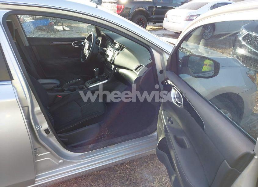 Photo 5 of 2016 Nissan Sentra SV (VIN 3N1AB7AP4GY209148)