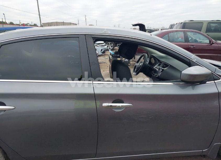 Photo 13 of 2017 Nissan Sentra SV (VIN 3N1AB7AP4HY274051)