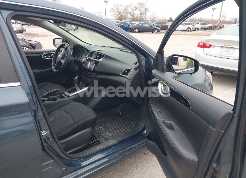 Photo 5 of 2017 Nissan Sentra SV (VIN 3N1AB7AP4HY305816)