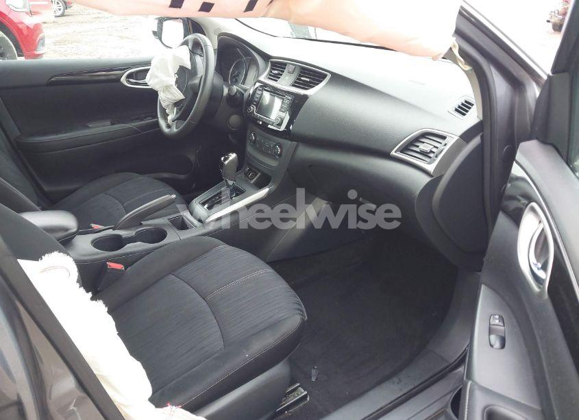 Photo 5 of 2017 Nissan Sentra SV (VIN 3N1AB7AP4HY397669)