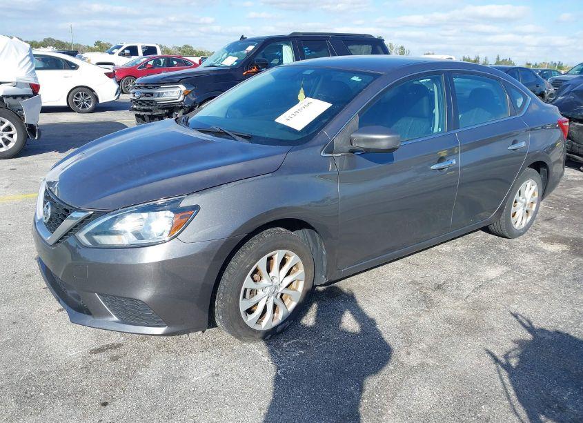 Photo 2 of 2018 Nissan Sentra SV (VIN 3N1AB7AP4JL618285)