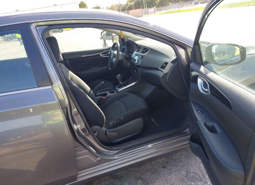Photo 5 of 2018 Nissan Sentra SV (VIN 3N1AB7AP4JL618285)